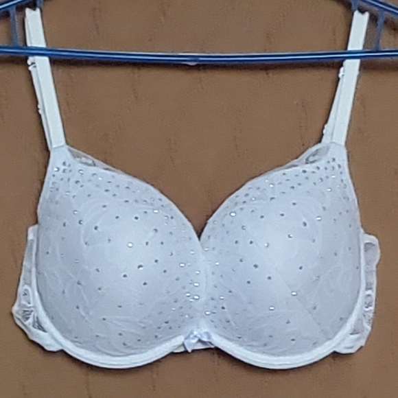 Elegant White Lasenza Bra - Picture 1 of 7